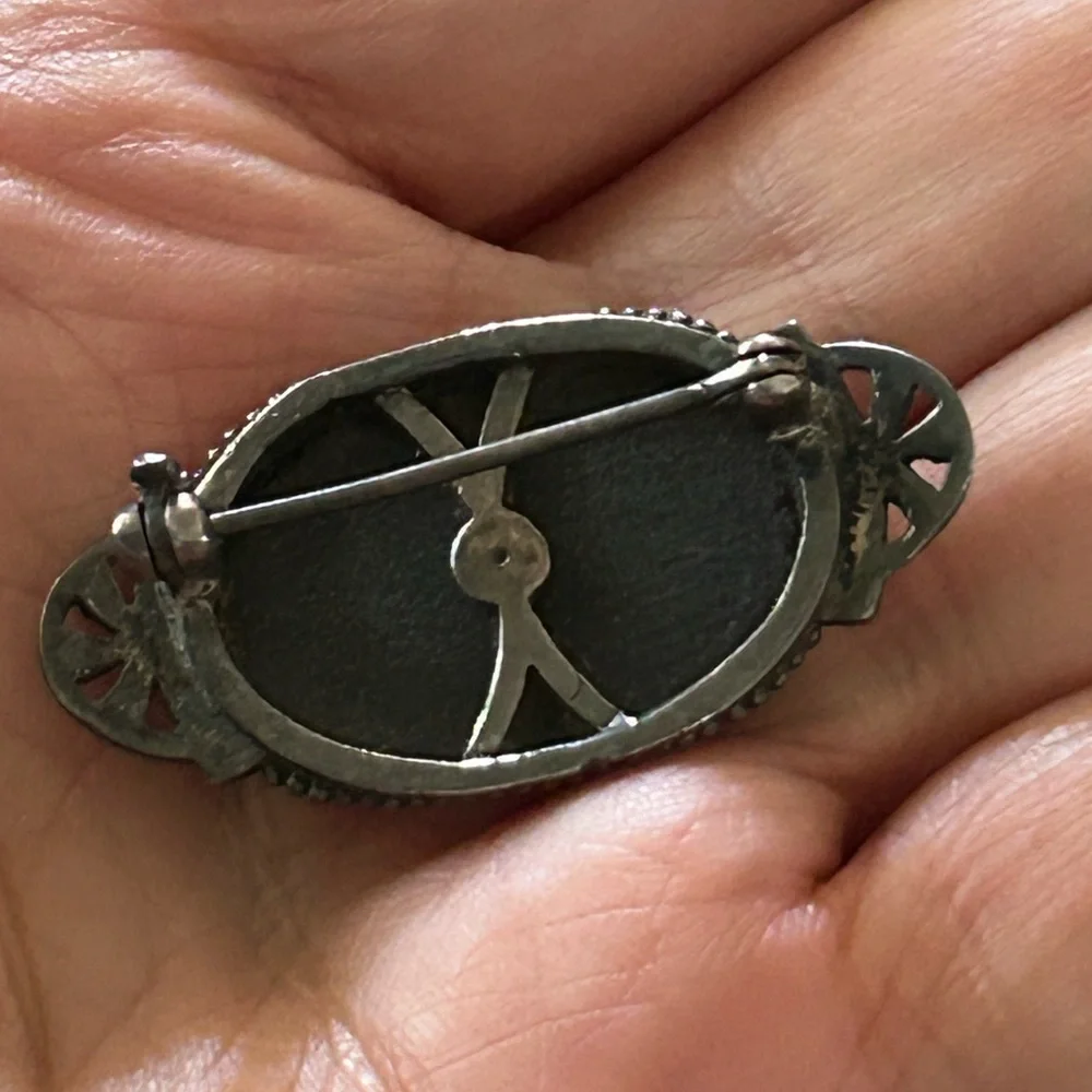 Vintage Sterling Silver Black Onyx & Marcasites Brooch - Picture 2 of 7